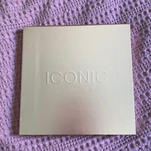 Iconic Day to Slay eyeshadow palette